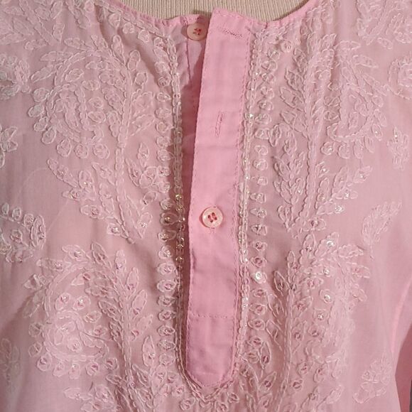 Sam Hilu, tunic top or dress? Over sized Small, pink.‎ Little bling. - Picture 5 of 7